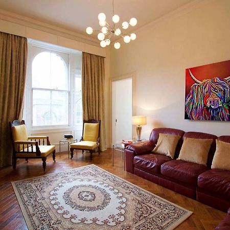 Altido Castle Terrace 3 Bedroom Apartment - Old Town Единбург Екстериор снимка